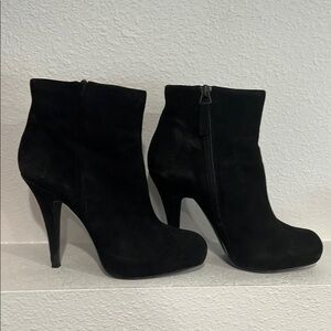 Elegant Suede Black Ankle Boots
